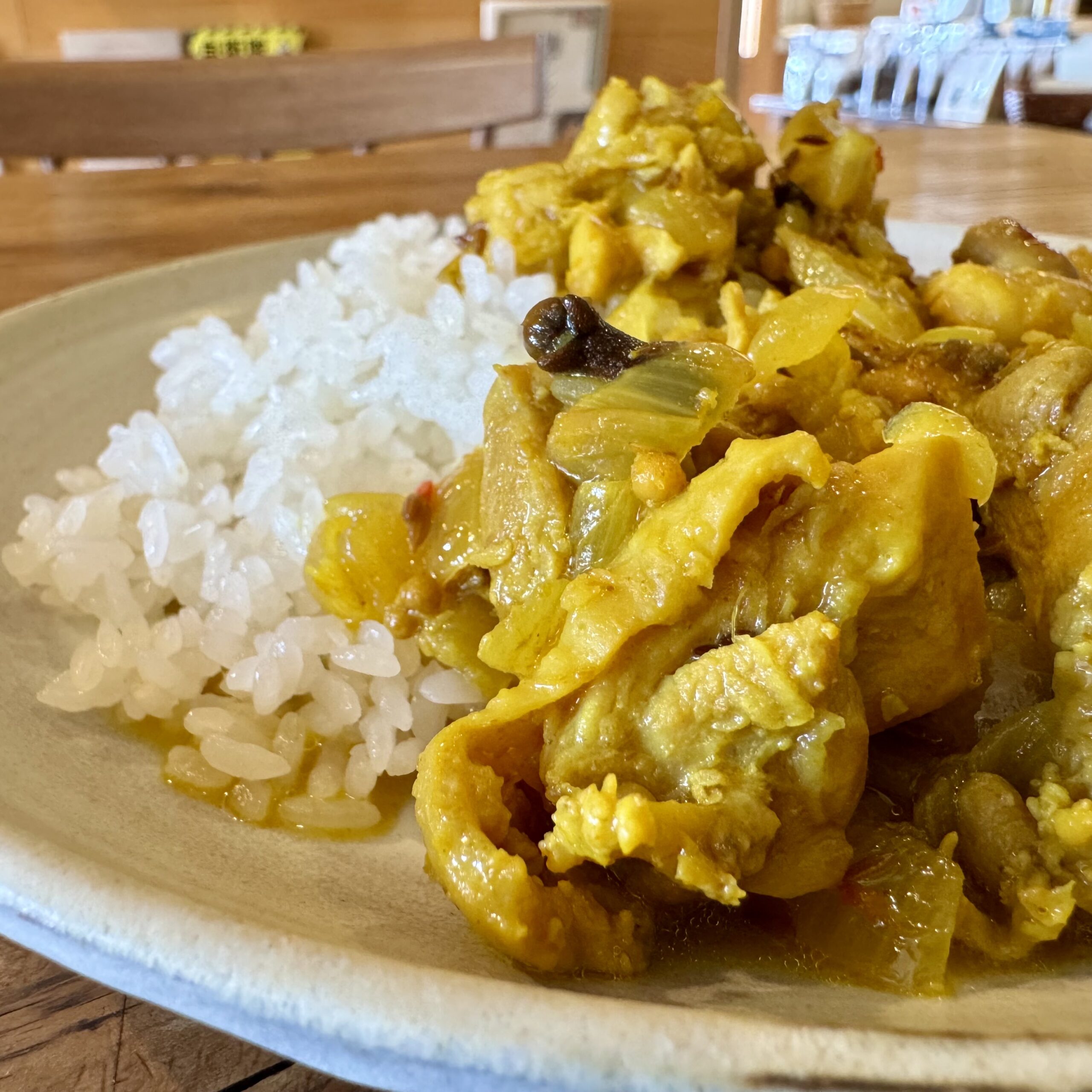 信州安曇野産のマコモ、フルボ酸、古代菌を配合したnaturauniオリジナルスパイシーカレー。ジンジャーマサラ