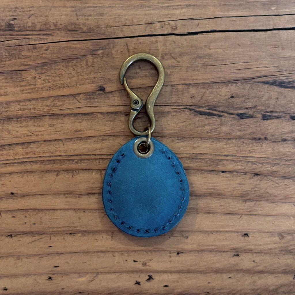 信州安曇野産のマコモ、2種の特殊鉱石、信楽陶土を使って焼き上げた電磁波対策グッズ。マイナスイオンに包まれます