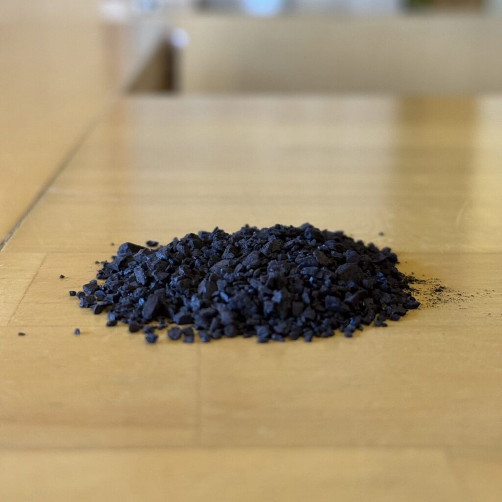 カナダロッキー山脈で採られたフルボ酸。角質層までお肌の潤い成分を届けてくれる