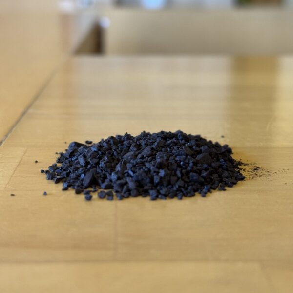 カナダロッキー山脈で採られたフルボ酸。角質層までお肌の潤い成分を届けてくれる