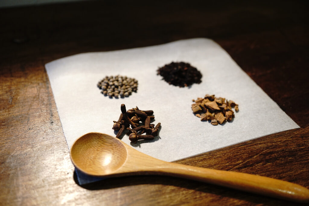 薬膳チャイ。体質別に温と巡で分かれています。ご自分の体質にあった方をお選びいただくと美味しくお飲みいただけます