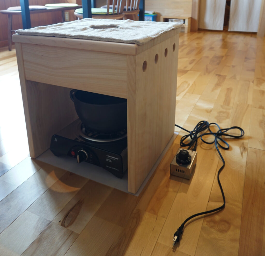 特許取得配合よもぎ蒸し天童蒸の道具レンタル。国産ひのきの座浴椅子